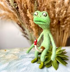 frog plush needle felted animals christmas clearance 2022 ornament  custom cute plushie frog art needle felting