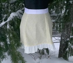 pretty yellow paisley apron with ruffles, christmas gift ideas for teens