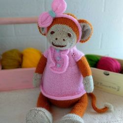 monkey knitting pattern. knitting monkey. monkey toy knitting pattern