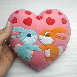 valentines day gift, felt toy, gift for her, gift for him, valentine heart toy, valentine day decor, valentines felt toy