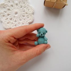 pattern crochet micro teddy bear 4 cm. pattern micro amigurumi teddy bear. miniature crochet. tutorial crochet micro toy