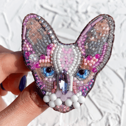 beaded brooch sphinx. brooch handmade. sphinx from beads. brooch cat. brooch pin. brooch with swarovski crystal. sfynx