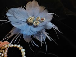 light blue flower feather brooch, blue feather fascinator, large feather flower brooch, blue feather flower fascinator