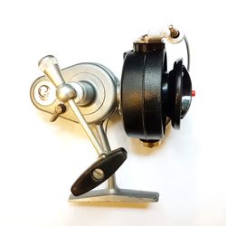 vintage non-inertial fishing coil reel lemz leningrad ussr 1980s
