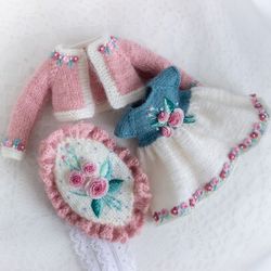 elegant romantic knitted set for blythe doll