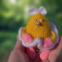 easter chick knitting pattern. chick toy knitting pattern