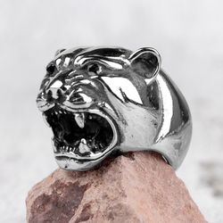 panther head ring. jaguar head ring. stainless steel signet ring. cat ring. men's signet. streetwear ring. black panther