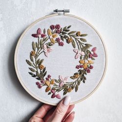 spring wreath floral hand embroidery pdf pattern