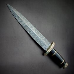 feather pattern damascus knife dagger | bull horn handle