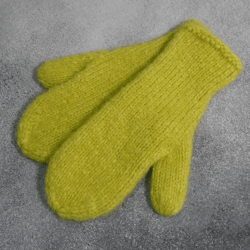 Alpaca mittens. Green mittens. Handknit wool women mittens. Gift for her.
