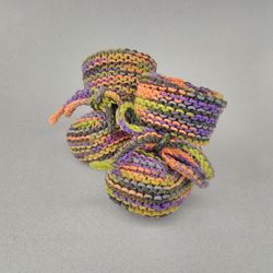 fall knitted baby booties, hand knitted colorful baby booties, multicolor baby socks, newborn shoes