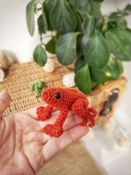 amigurumi tree frogs crochet pattern. amigurumi miniature frog. amigurumi green frog pattern