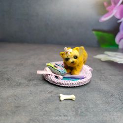 miniature. miniature stuffed dog. dollhouse miniature. micro crochet puppy. doll pet