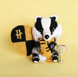 crochet pattern badger, pdf digital download, wizard school house mascot, amigurumi badger magic toy, diy pdf tutorial