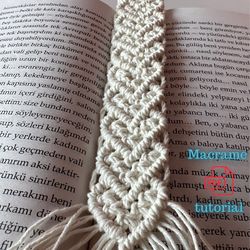 pdf tutorial of macrame heart bookmark step by step guide diy handmade valentine's day decor boho style diy instant down