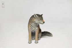 gray wolf figurine