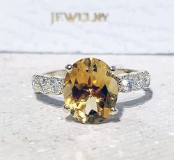 Citrine ring - November Birthstone - Statement Ring - Gold Ring - Engagement Ring - Oval Ring - Cocktail Ring