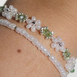 daisy bracelet with green glass breads floral bracelets set flower jewelry aesthetic green handmade jewels gift for her
