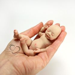solid silicone miniature sleeping baby girl luna 11,6 cm