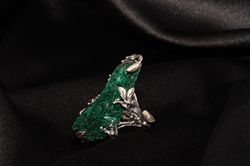 unique ring with natural malachite