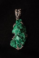 exquisite pendants with natural malachite