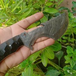 custom handmade forged damascus steel hunting fix blade tracker knife with leather sheath.