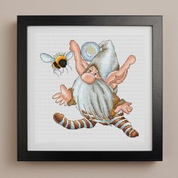 gnome with bee cross stitch pattern pdf, gnome cross stitch, bee cross stitch, best friends, summer cross stitch