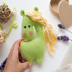 crochet pony, amigurumi, stuffed toy, baby toy pattern, pdf, english and french