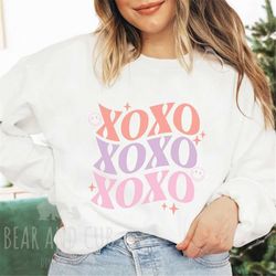 xoxo valentine's day sweatshirt, valentine's day gift for her, xoxo crewneck, valentine's day gift for her, cute valenti