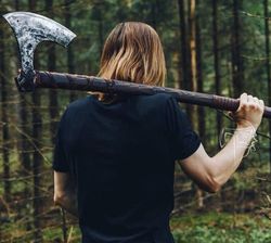 two handed berseker axe