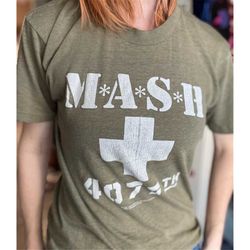 vintage 80s distressed mash shirt // 80s tv show shirt