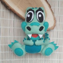 cute felt crocodile pdf patterns, cute animal series, plush toy sewing tutorial, felt crocodile ornament, felt toy