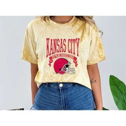 kansas city football, heart kansas city chiefs tee, kansas city crewneck, kansas city football shirt, comfort colors shi