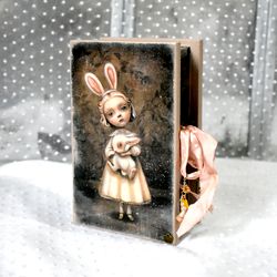 box-book "alice" brown for jewelry