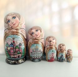 russian wooden doll matryoshka moscow. nesting doll 5 pes.