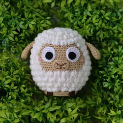 lamb crochet pattern, amigurumi lamb tutorial, diy mini toy lamb, crochet sheep tutorial, amigurumi sheep pattern