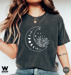 floral moon shirt, moon shirt, moon wildflower shirt, moon phases oversized, moon boho shirt, astronomy t-shirt, celesti