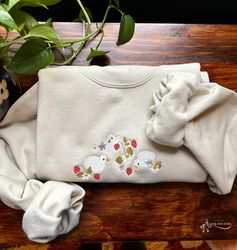 strawberry duck embroidered crewneck, strawberry embroidered sweatshirt, sweatshirt for women.