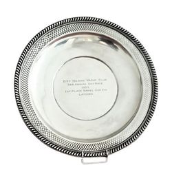 STERLING SILVER serving round tray plate Original Made by Arrowsmith U.S.A. 1950s Diameter cm 29 Weights 334 grams Cente