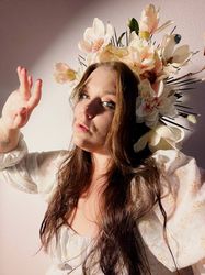 flower halo crown, sun jewellery, halo headlights, crown headpiece, pregnancy photo, goddess magnolia tiara, halo magnol