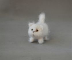 miniature white persian cat crochet fluffy kitten amigurumi cat tiny soft cat cute cat toy funny animl ooak small little