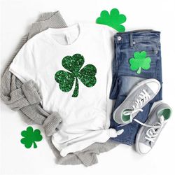 patrick day shamrock shirt, lucky shamrock shirt, glitter shamrock tee, shamrock tee, womens st pattys shirt