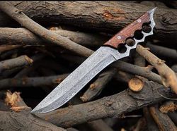 remarkable hand forge damscus steel hunting knuckle bowie knife