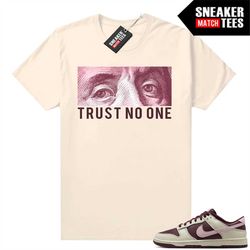 sb dunks valentines day sneaker match tees sail 'trust no one'