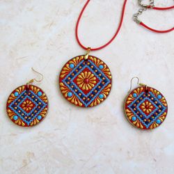 wood jewelry set, wood choker, hand painted pendant, hippie necklace, round wood earrings, boho earrings, bohemian