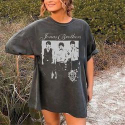 jonas brothers vintage t-shirt, jonas five albums one night tour shirt, jonas brothers 2023 tour shirt, jonas 90's tee,