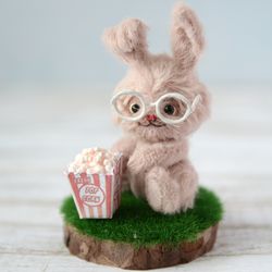 the bunny in glasses