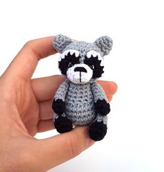 raccoon crochet pattern - raccoon amigurumi pattern - miniature crochet pattern - easy crochet pattern - cute raccoon