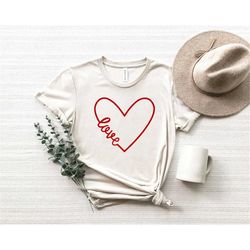 Valentine's tshirts, Love Heart tshirt, Cute Valentine's tshirts, Teacher Valentine's Shirt, Mom Valentine's gift