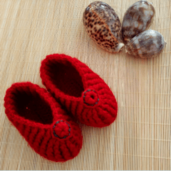 a crochet red baby shoes pattern